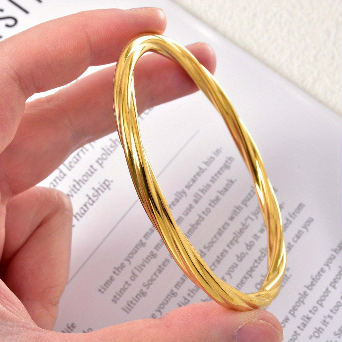 Lumière™ Helix Cuff
