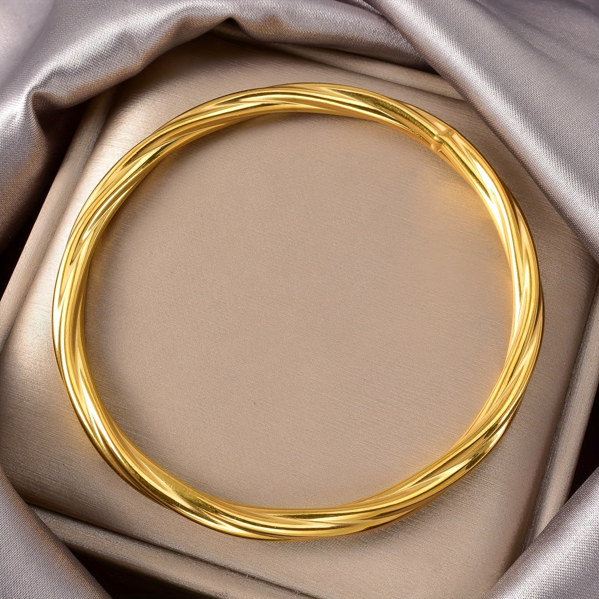 Lumière™ Helix Cuff