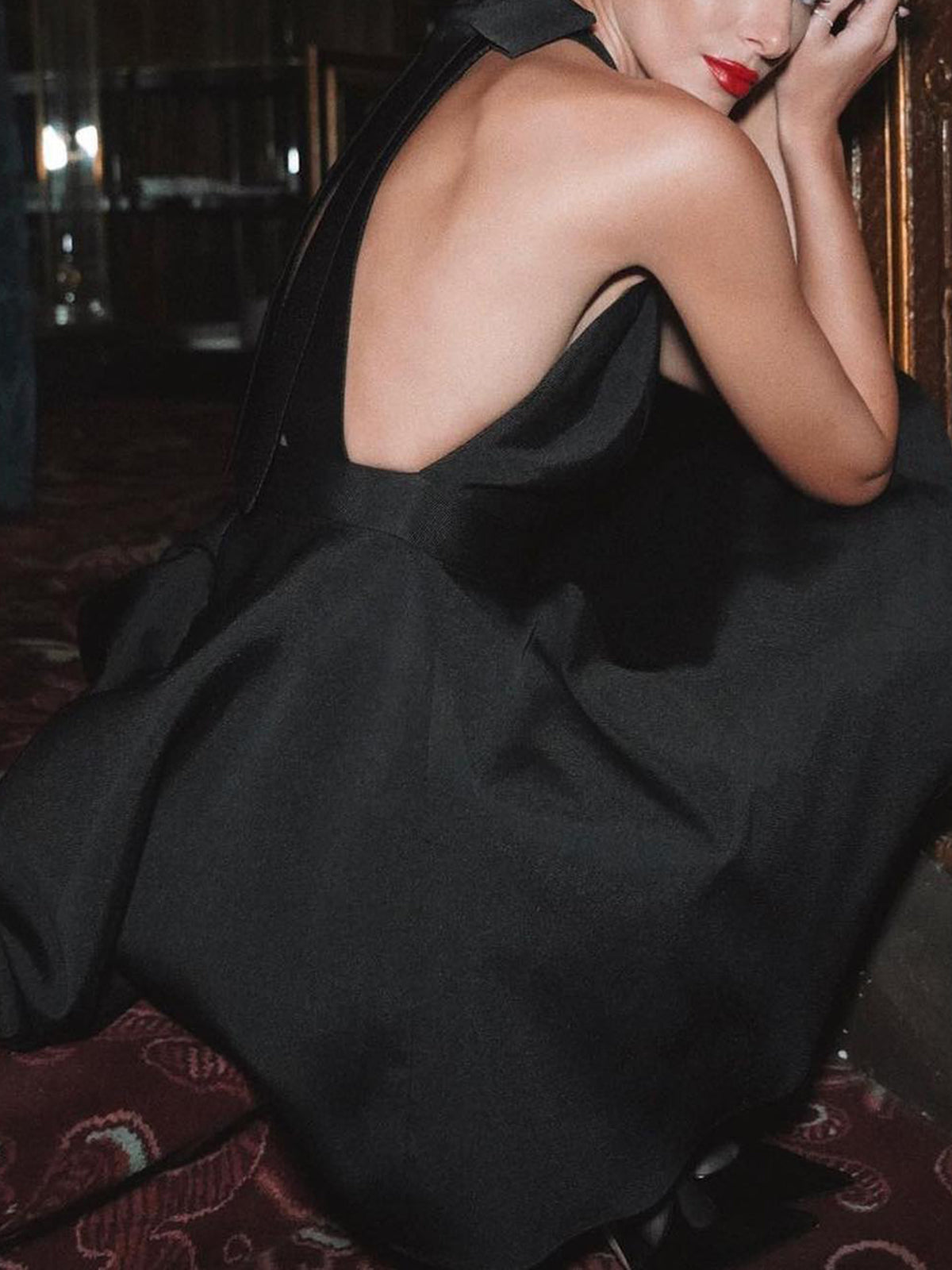 MIA | ELEGANT SATIN MINI DRESS WITH PLEATS AND OPEN BACK