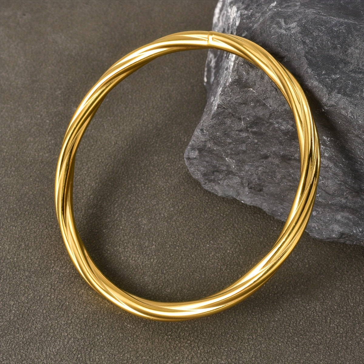 Lumière™ Helix Cuff